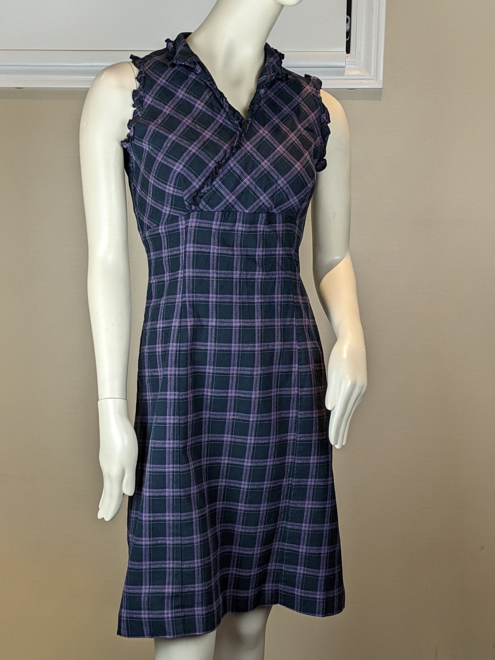 🇨🇦 Lela Sleeveless Black and Purple Plaid A-Line Dress